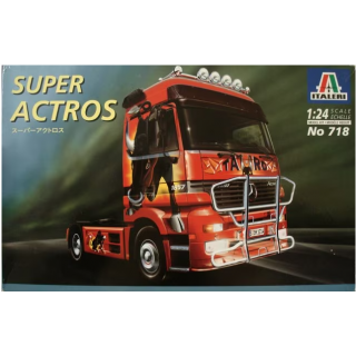 Italeri: 1:24 Super Actros Mercedes Benz Truck Cab